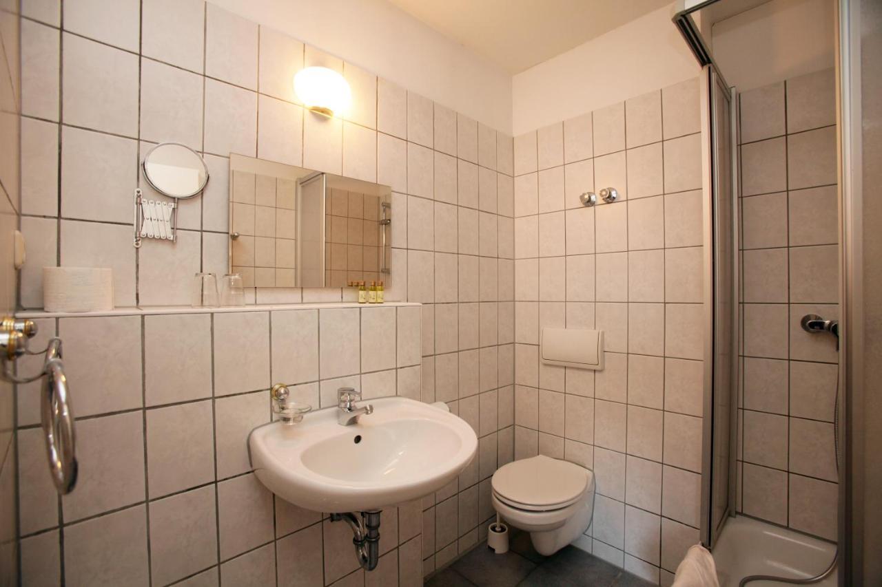 Gut Hotel Stadt Белиц Номер фото