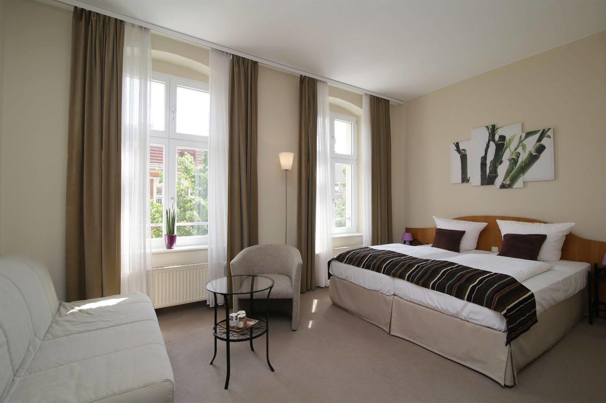 Gut Hotel Stadt Белиц Экстерьер фото
