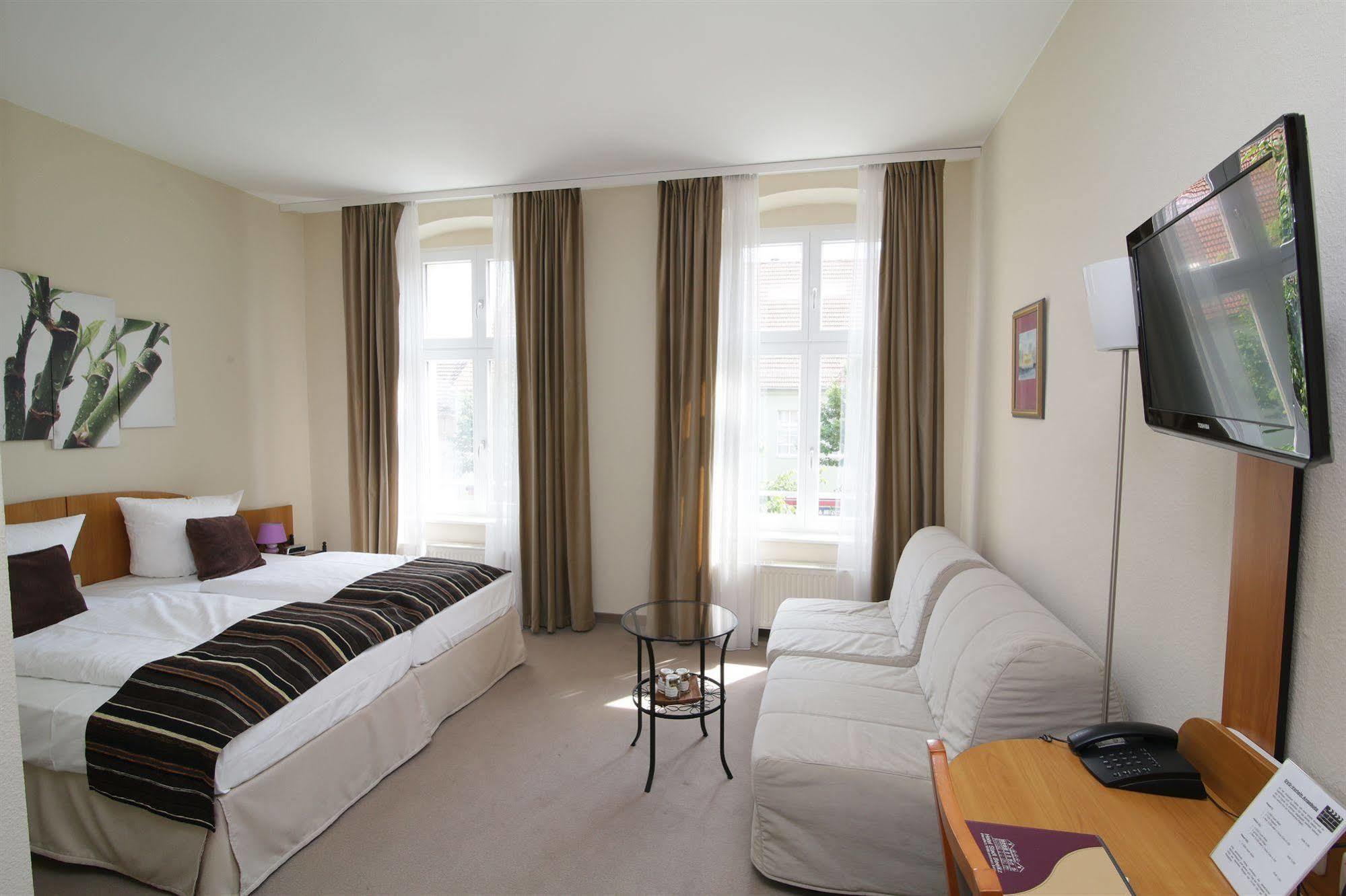 Gut Hotel Stadt Белиц Экстерьер фото